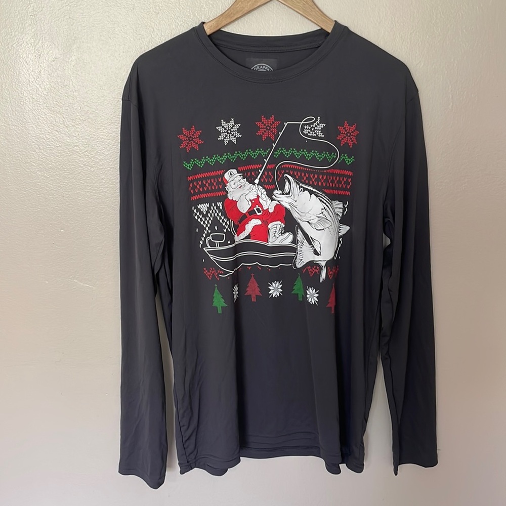 NWOT Vapor Apparel Santa Fishing Long Sleeve. Large